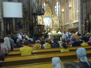 Przed wyjściem tradycyjnie mamy mszę św. – tutaj wyjątkową bo prymicyjną ks. Krystiana i ks. Piotra